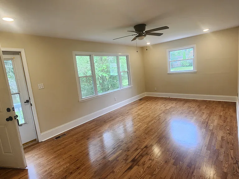 408 E Governor John Sevier Hwy — Photo 2