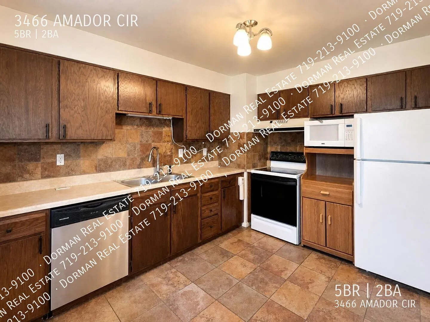 Spacious 5 bedroom in Vista Grande Terrace — Photo 4