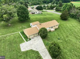 2779 Centennial Rd, Hanover, PA 17331
