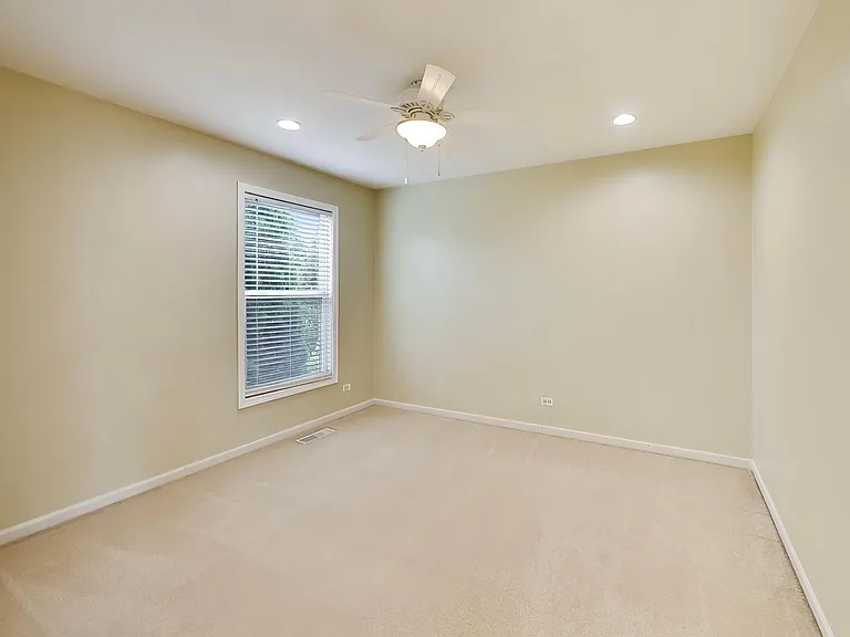 501 Tuscany Dr — Photo 17