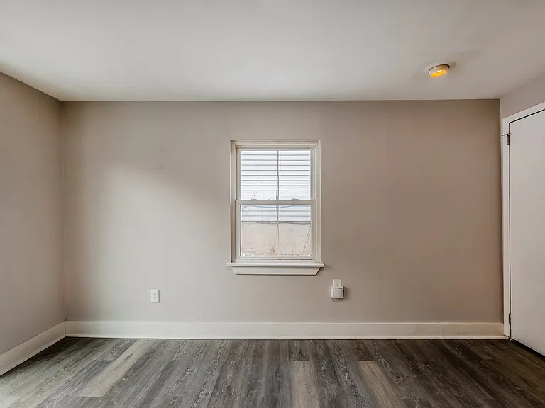 1194800_018_living_room_13500899.jpg