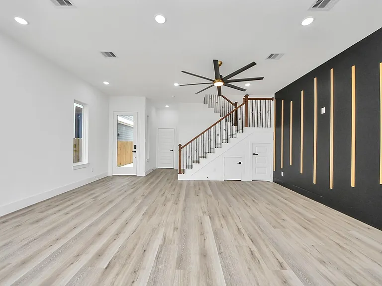 3524 Rebecca St — Photo 7