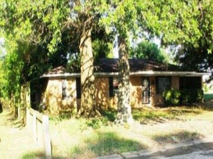 2nd image of 1292 Garden Dr