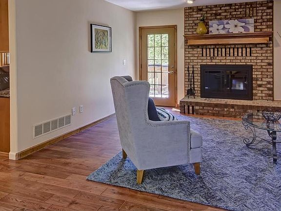 5th image of 5968 Villard Ct