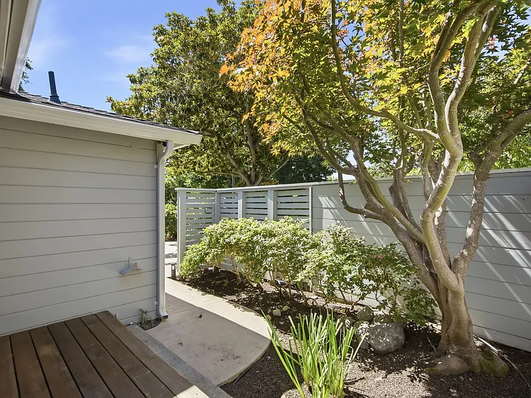 1537 Dana Ave — Photo 34