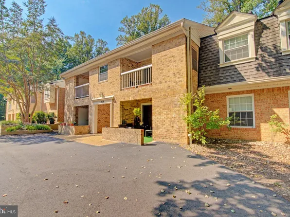 5916 Cove Landing Rd APT 301, Burke, VA 22015