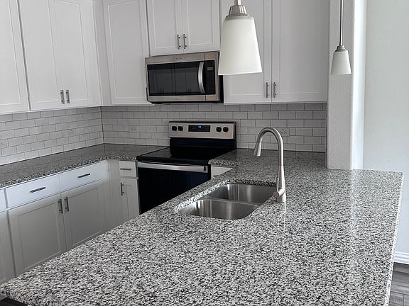 2nd image of 6720 Glimfeather Dr