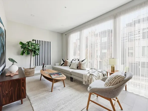 134 New York Avenue image 2 of 31