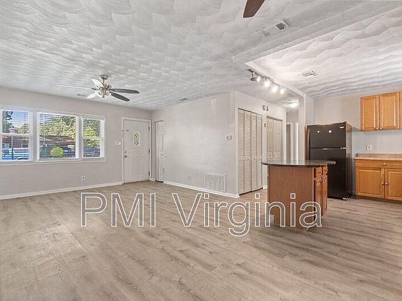 4th image of 336 Dodge Dr