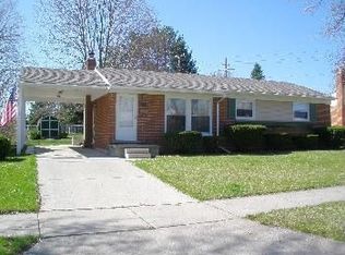 475 Hollywood Dr, Saline, MI 48176