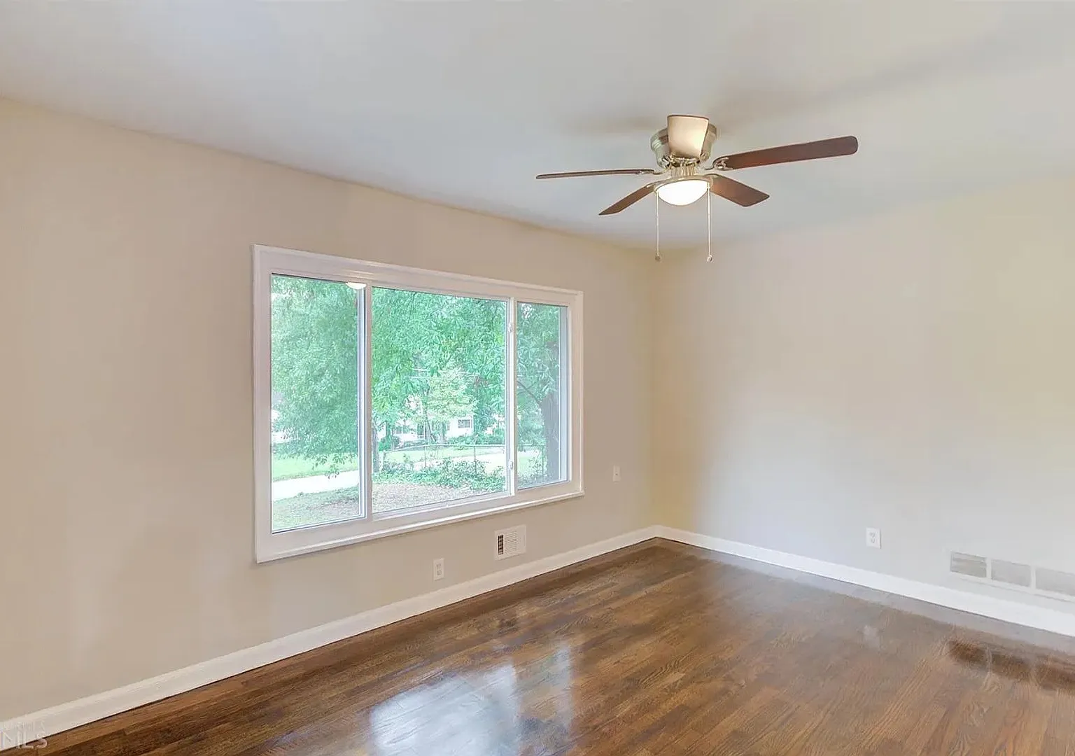 Room in 3 Bedroom Home at Oldknow Dr NW — Photo 3
