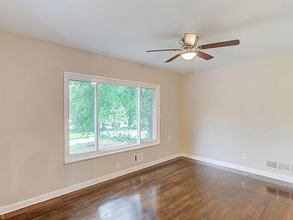 3rd image of 2726 Oldknow Dr NW