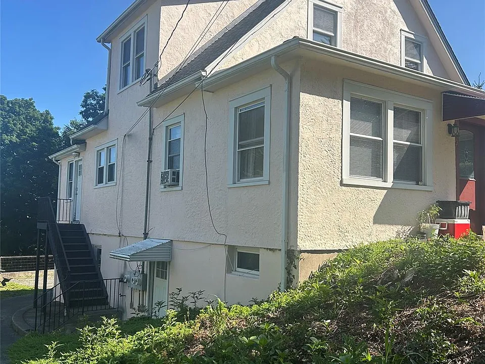 34 Bedford Ave