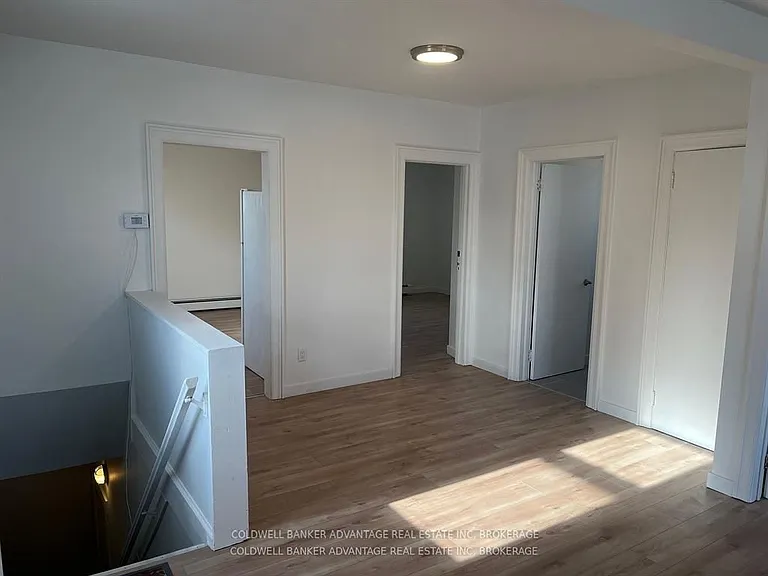 832 King St #UPPER — Photo 6