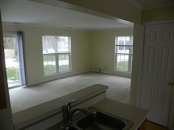 2nd image of 6717 Grovebelle Dr