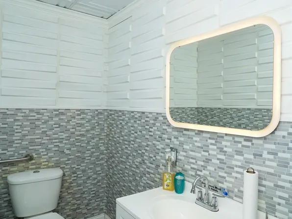 6607 Bergenline Avenue image 21 of 27