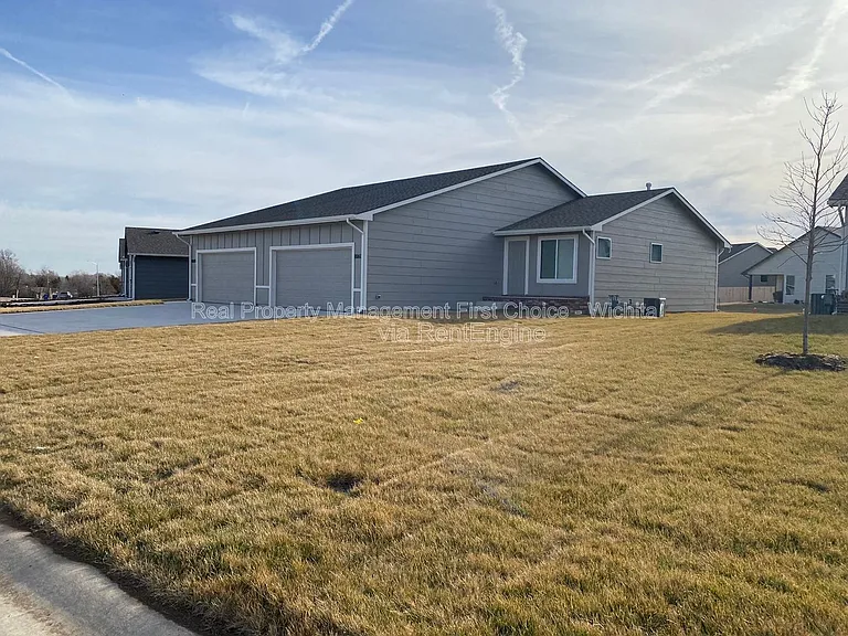 10607 E Kinkaid Ave — Photo 2