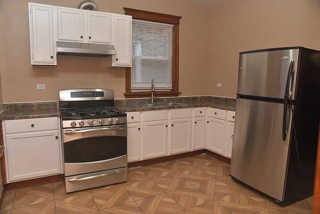 1st image of 1012 N Trumbull Ave Floor 2