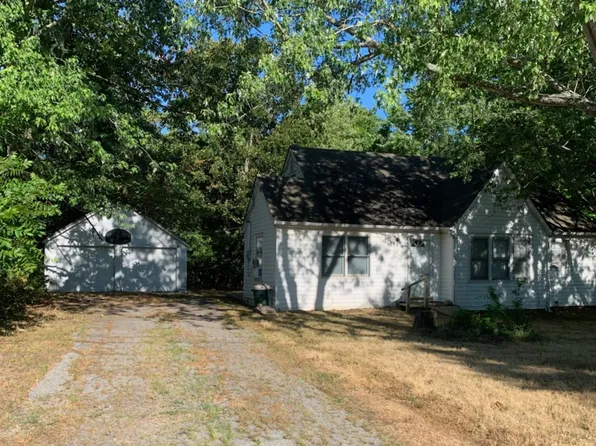 423 N Locust St, Richland, MO 65556