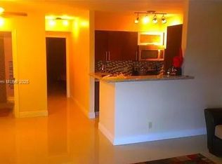 467 Golden Isles Dr APT 205, Hallandale Beach, FL 33009
