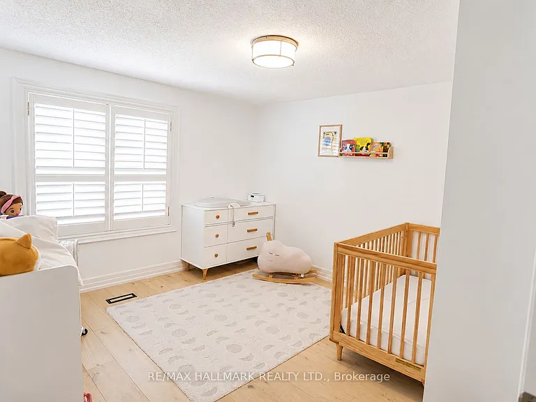 36 Kitsilano Cres — Photo 14