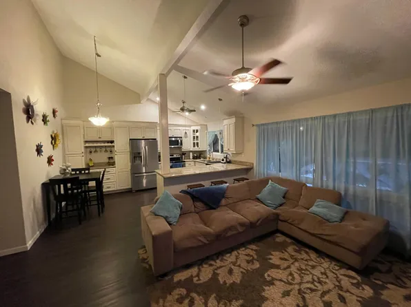 15 Kulanihakoi St APT 15H, Kihei, HI 96753