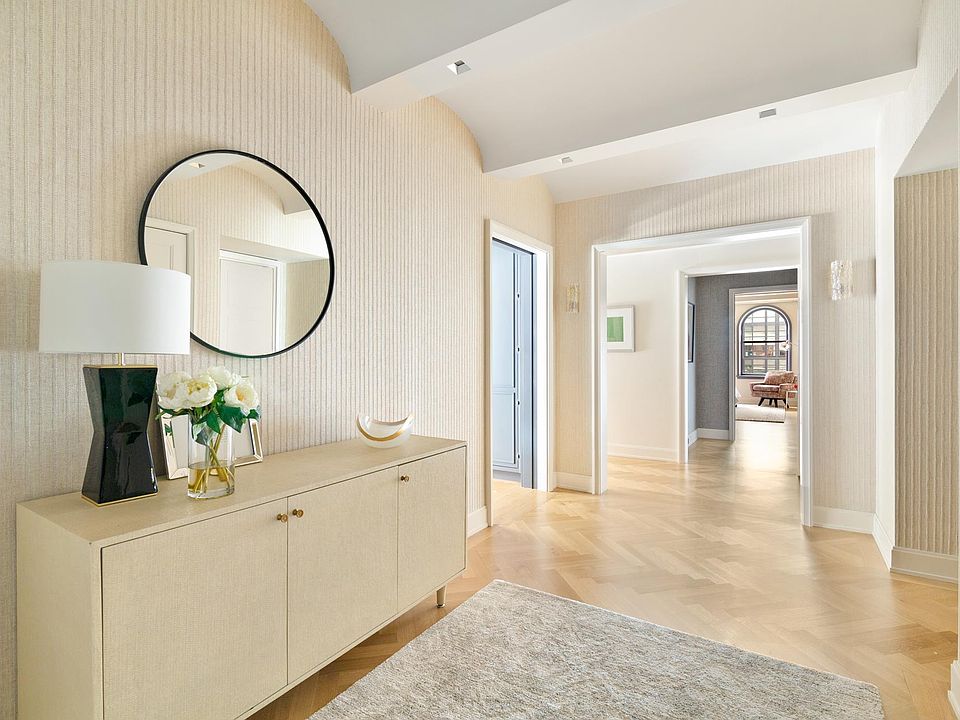 1st image of 275 W 10th St #6D