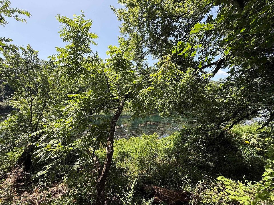 1st image of 41 River Dr