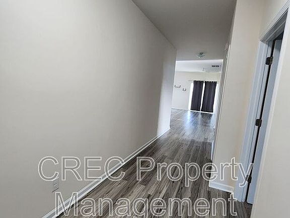 3rd image of 260 Hyrne Dr
