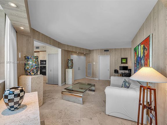 4th image of 300 S Pointe Dr APT 906