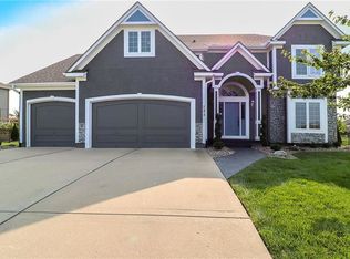 241 SE Coyle Dr, Lees Summit, MO 64063