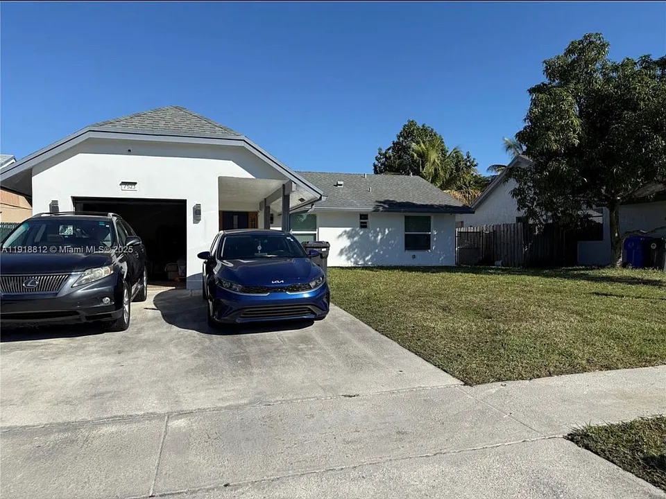 7523 SW 7th Pl