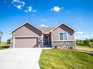 512 Prairie Meadow Rd, Saint George, KS 66535