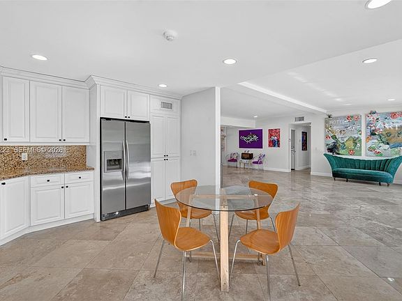 4th image of 2091 NE 191st Dr