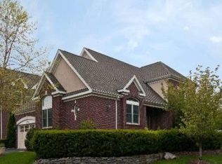 44 Kensington Cir, Manhasset, NY 11030