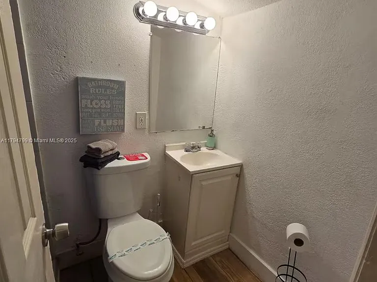 7638 N Miami Ave #8 — Photo 5