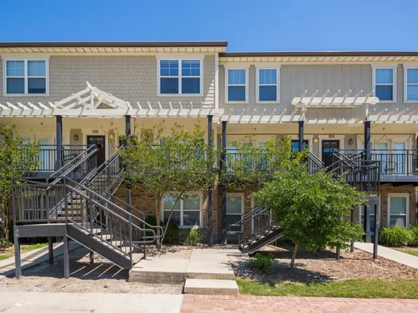 1725 Harvey Mitchell Pkwy S, College Station, TX