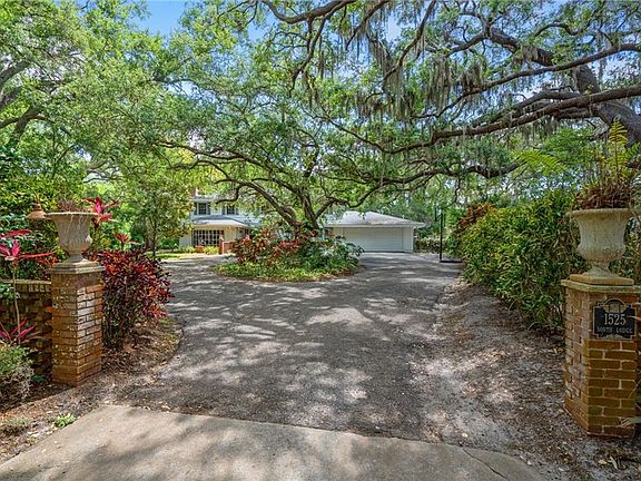 4th image of 1525 S Lodge Dr