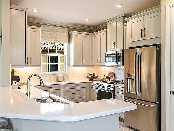 5th image of 3219 Porto Ln