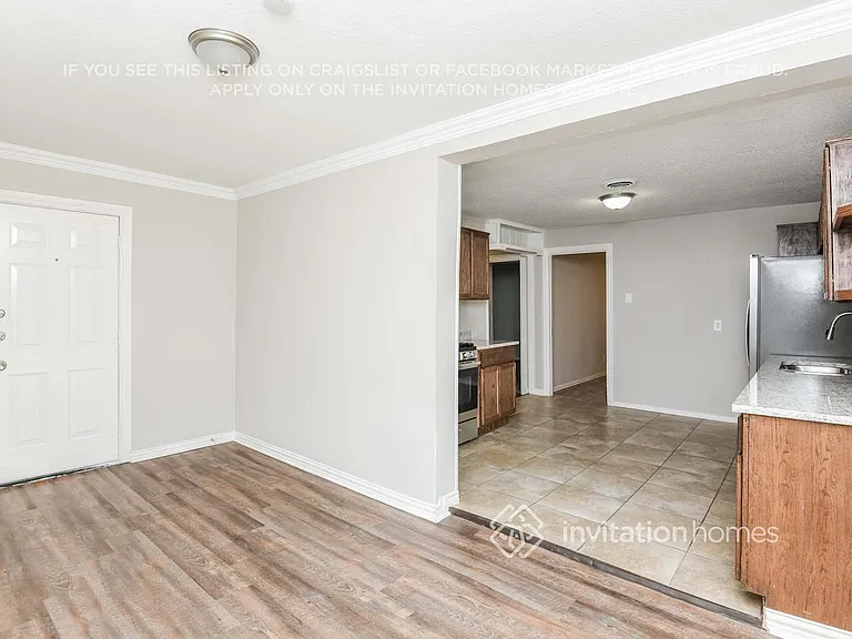 208 Ennis St — Photo 6