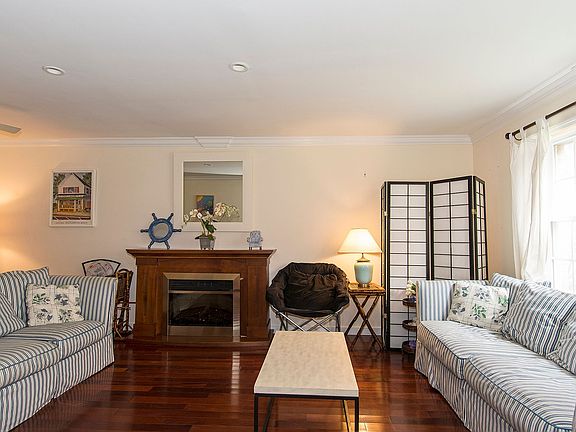 5th image of 10 Leland Ln Unit 12