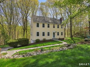 9 Academy Rd, Trumbull, CT 06611