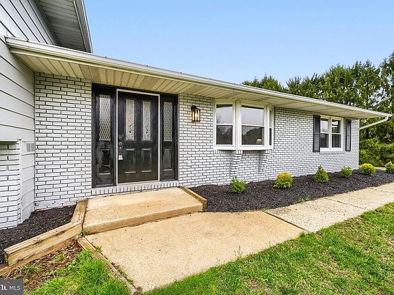 3rd image of 4212 Valley Vista Ct