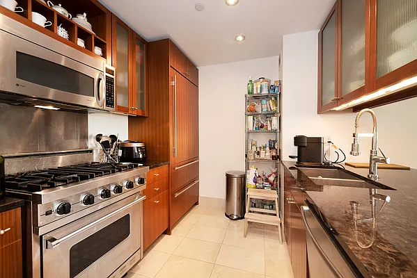 Rented by R New York | media 3