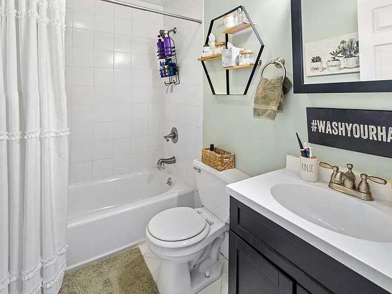 321 Monroe St #4 — Photo 10