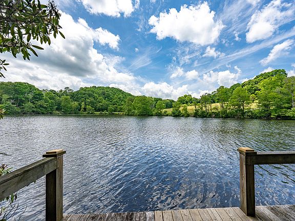 2nd image of 206 Ripshin Lake Rd