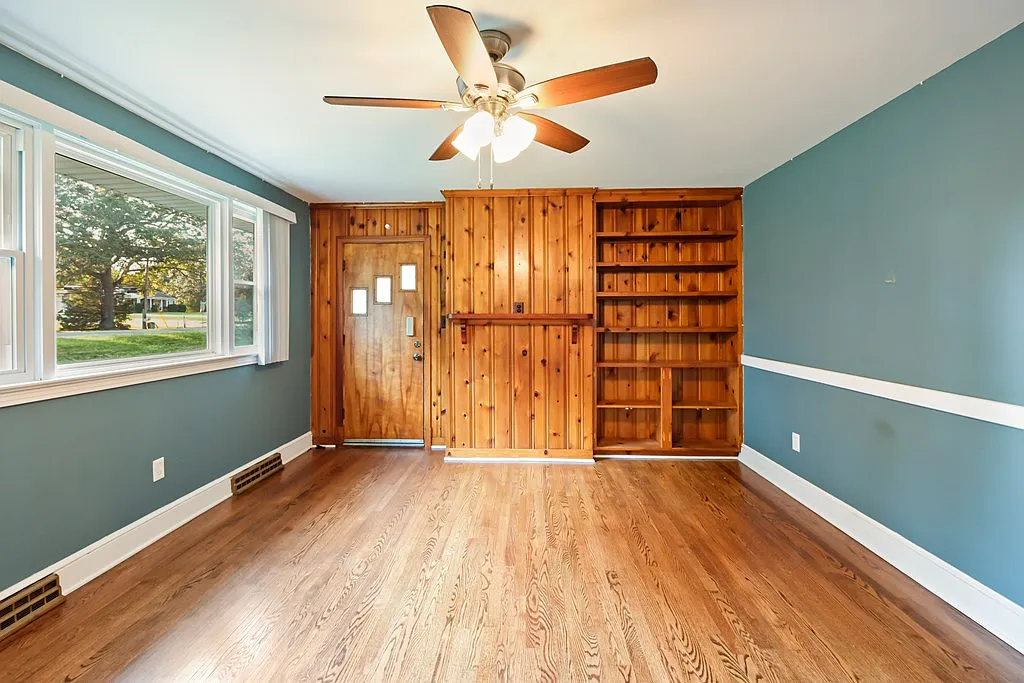3 bed, 1118 sqft, $1,395 — Photo 2