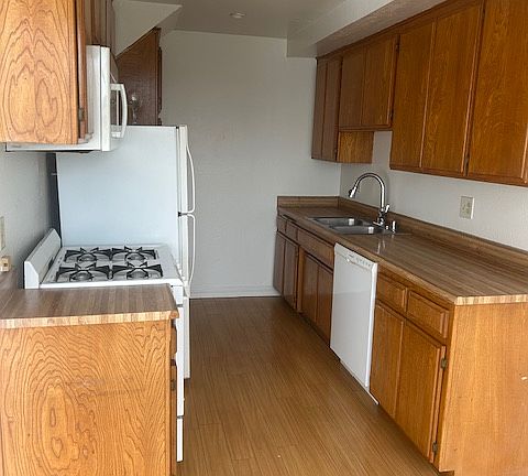 4th image of 10715 Missouri Ave APT 305