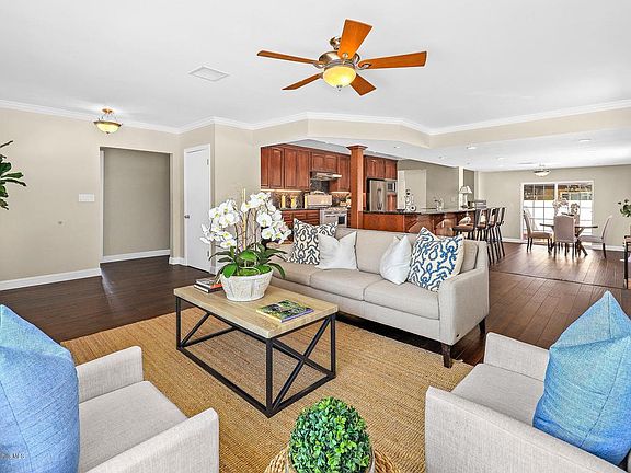 4th image of 4027 N Broadmoor Ave