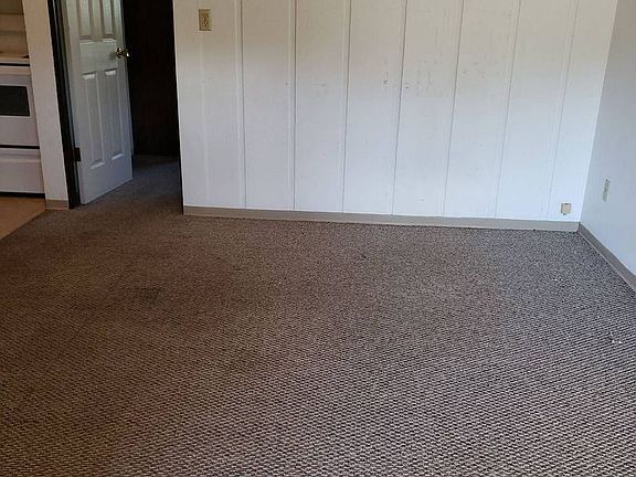 3rd image of 827 N Grand Ave APT 20